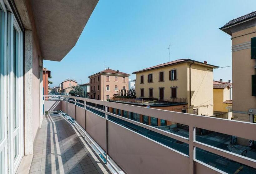 اتاق استاندارد با سرویس بهداشتی مشترک, Bg Stay