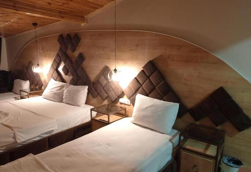 חדר משפחתי, Lily Airport Otel