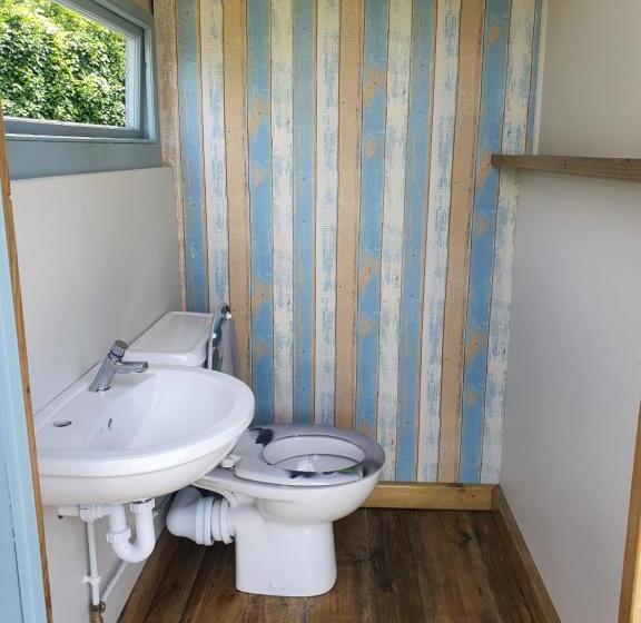 חדר סטנדרט נוף לאגם, Glasson Glamping Farm