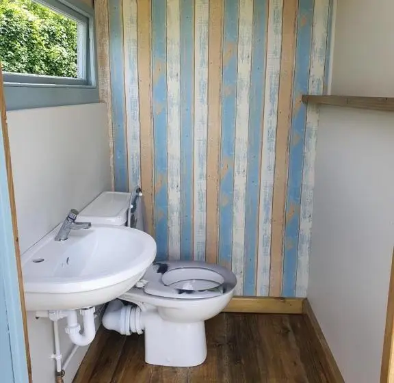レイクビュースタンダードルーム, Glasson Glamping Farm