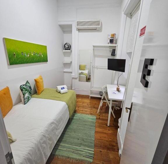 اتاق استاندارد یک نفره, Almirante Guesthouse