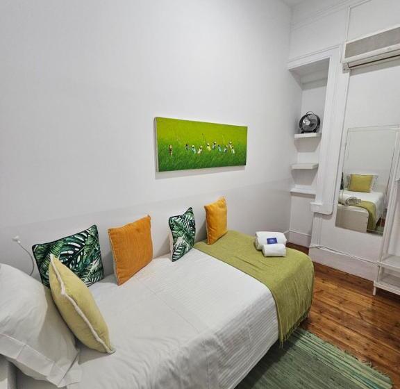 اتاق استاندارد یک نفره, Almirante Guesthouse