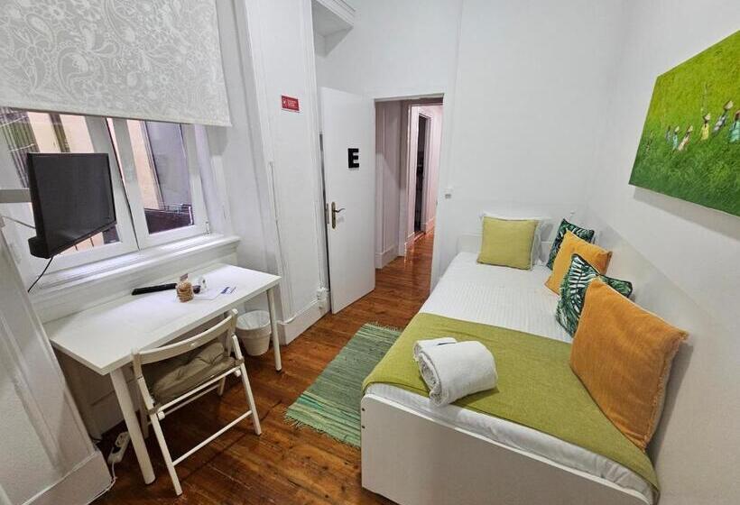 اتاق استاندارد یک نفره, Almirante Guesthouse
