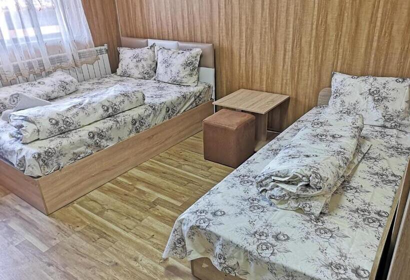 带景观的三人标准房间, Bali Petrich