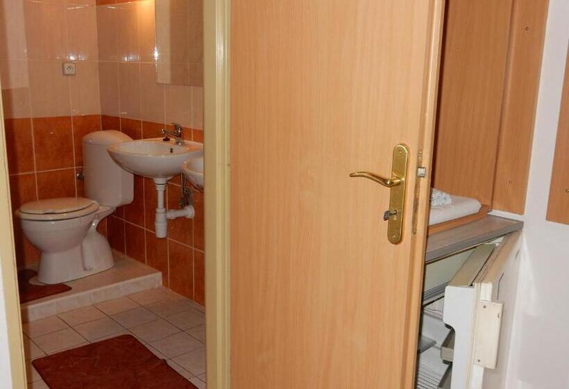 1ベッドルームアパートメント, Penzión Bajo