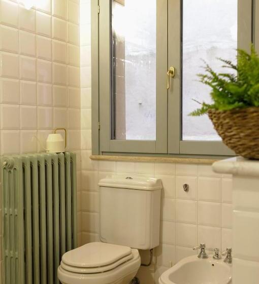 اتاق استاندارد چهارنفره با سرویس بهداشتی مشترک, Relais B