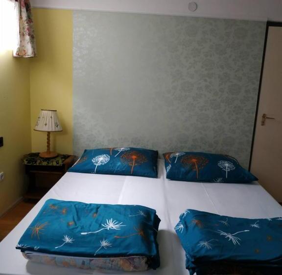 침실 2개 아파트, Tóth Nyaraló