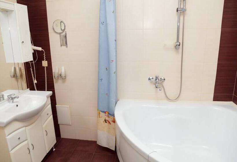 اتاق سوپریور, Alioth