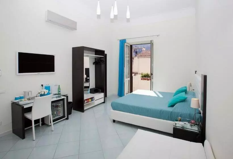 اتاق لوکس, Sorrento Flats