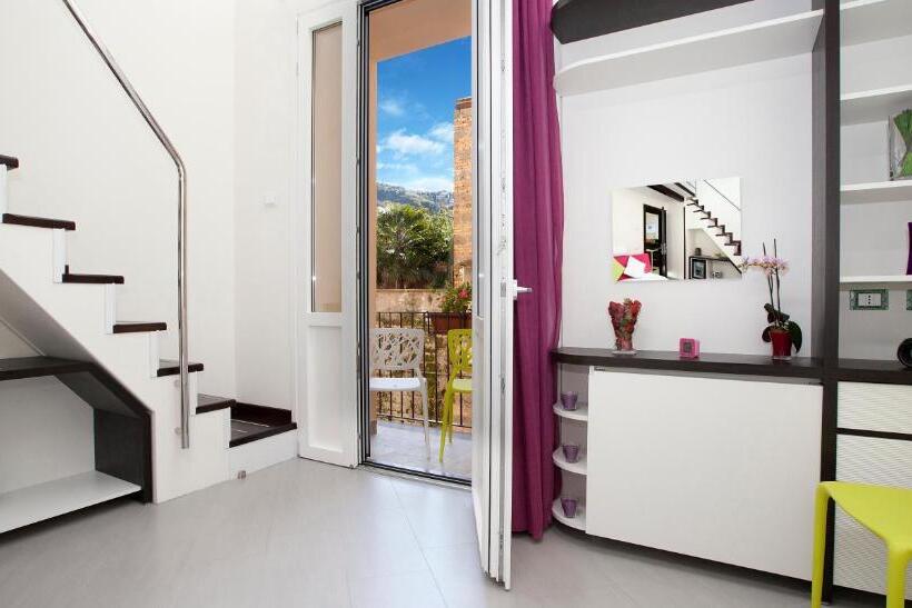 Quarto Triplo Superior, Sorrento Flats