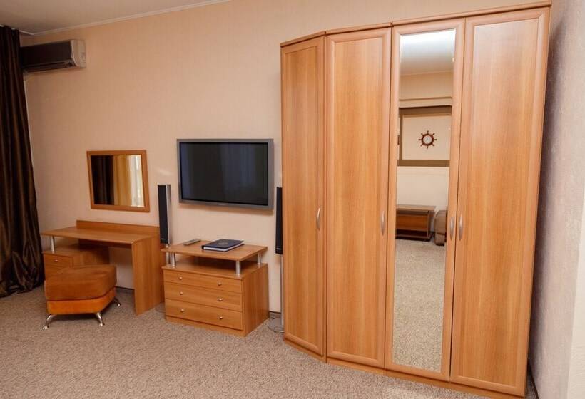 اتاق خانوادگی, Alioth