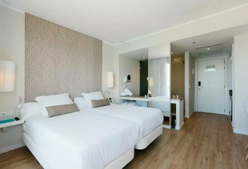 اتاق استاندارد با چشم‌انداز استخر, Aluasoul Ibiza  Adults Only