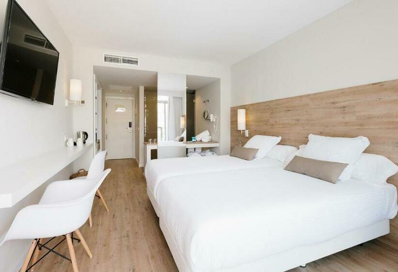 اتاق استاندارد با چشم‌انداز استخر, Aluasoul Ibiza  Adults Only