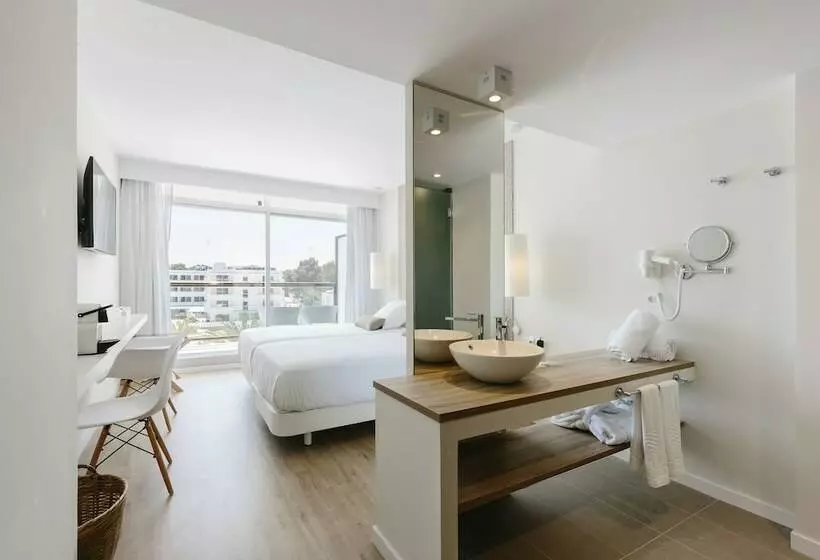 اتاق استاندارد با چشم‌انداز استخر, Aluasoul Ibiza  Adults Only