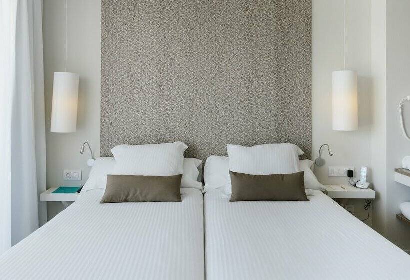 اتاق استاندارد با چشم‌انداز استخر, Aluasoul Ibiza  Adults Only