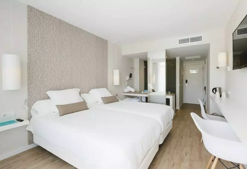 اتاق استاندارد با چشم‌انداز استخر, Aluasoul Ibiza  Adults Only
