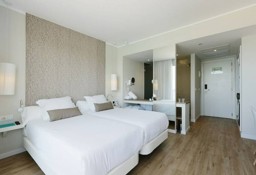 اتاق استاندارد با چشم‌انداز استخر, Aluasoul Ibiza  Adults Only
