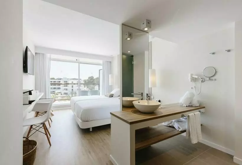 اتاق استاندارد با چشم‌انداز استخر, Aluasoul Ibiza  Adults Only