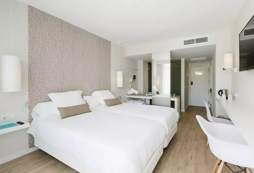 اتاق استاندارد با چشم‌انداز استخر, Aluasoul Ibiza  Adults Only