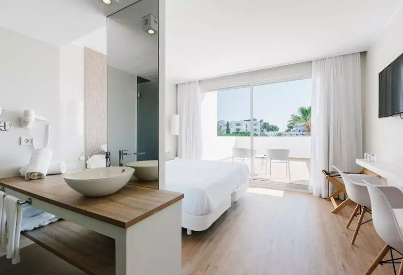 اتاق استاندارد با چشم‌انداز استخر, Aluasoul Ibiza  Adults Only
