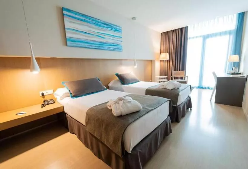آپارتمان یک خوابه با دری مشترک که هال را جدا می کند., Atenea Port Barcelona Mataro