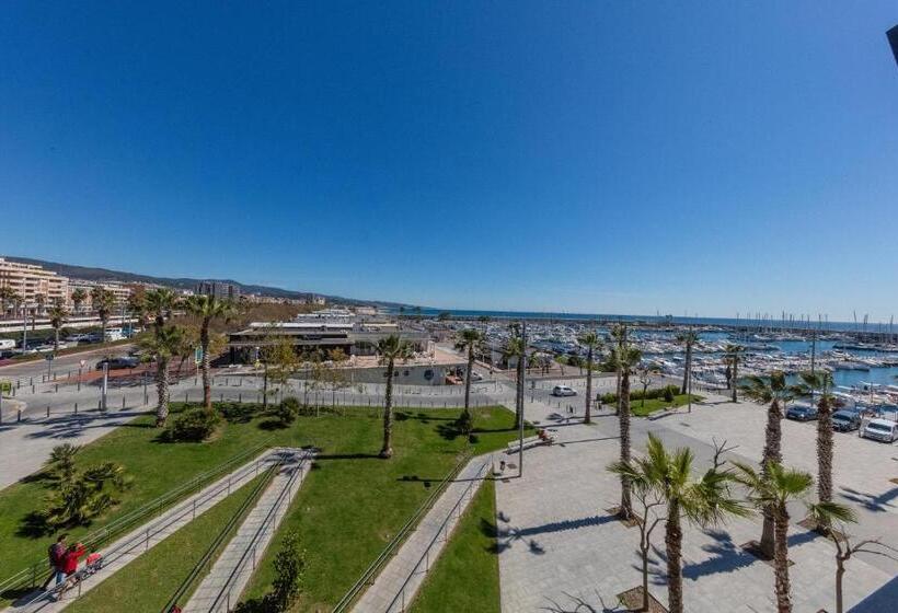 غرفة عائلية, Atenea Port Barcelona Mataro