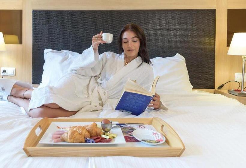 غرفة قياسية مزوَّدة بشُرفة, St. Spas Hotel & Balneo Complex