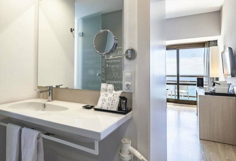 سوییت جونیور با چشمانداز دریا, Be Live Adults Only Marivent