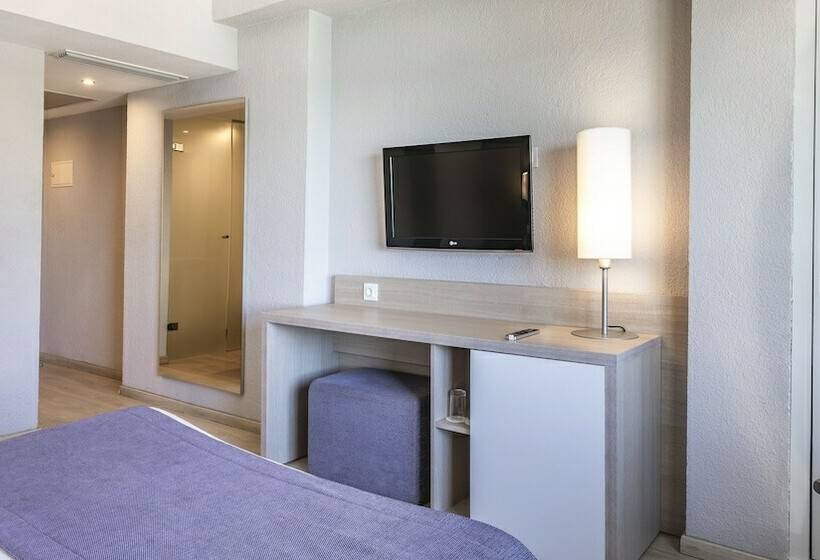 اتاق اساندارد با چشمانداز جانبی به دریا, Be Live Adults Only Marivent