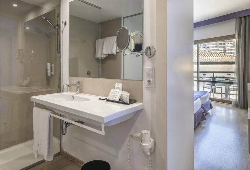 اتاق اساندارد با چشمانداز جانبی به دریا, Be Live Adults Only Marivent