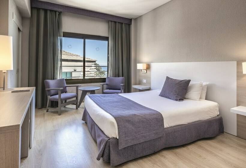 اتاق اکونومی, Be Live Adults Only Marivent