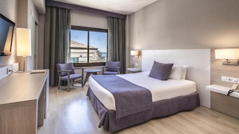 اتاق اساندارد با چشمانداز جانبی به دریا, Be Live Adults Only Marivent