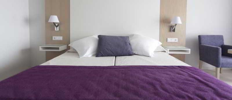 سوییت جونیور با چشمانداز دریا, Be Live Adults Only Marivent