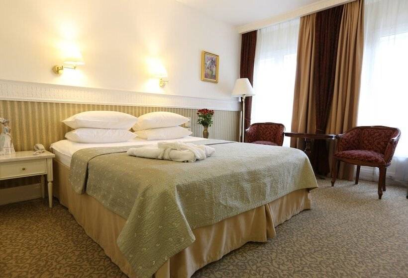 Quarto Estandar, Chekhov