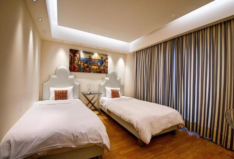 クラシックルーム, Comfy Boutique