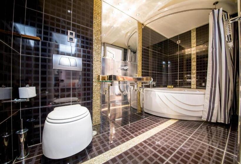 ハイドロマッサージバス付きスイート, Comfy Boutique