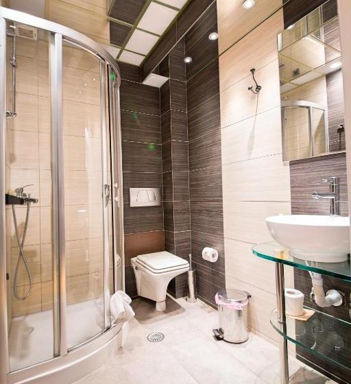 トリプルクラシックルーム, Comfy Boutique