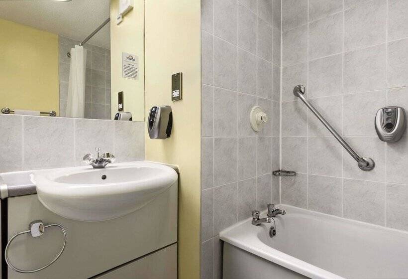 ダブルベッドスタンダードルーム, Days Inn Watford Gap