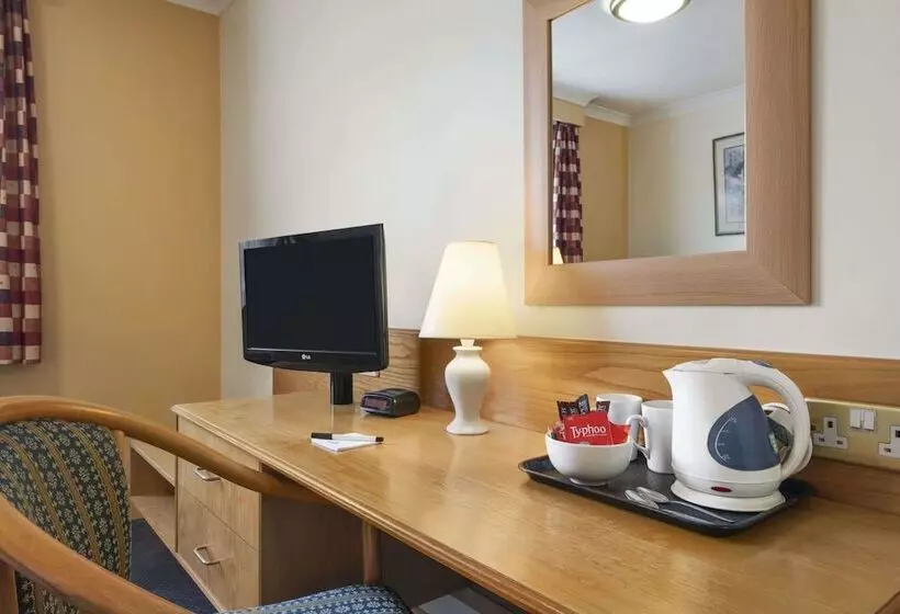 ダブルベッドスタンダードルーム, Days Inn Watford Gap