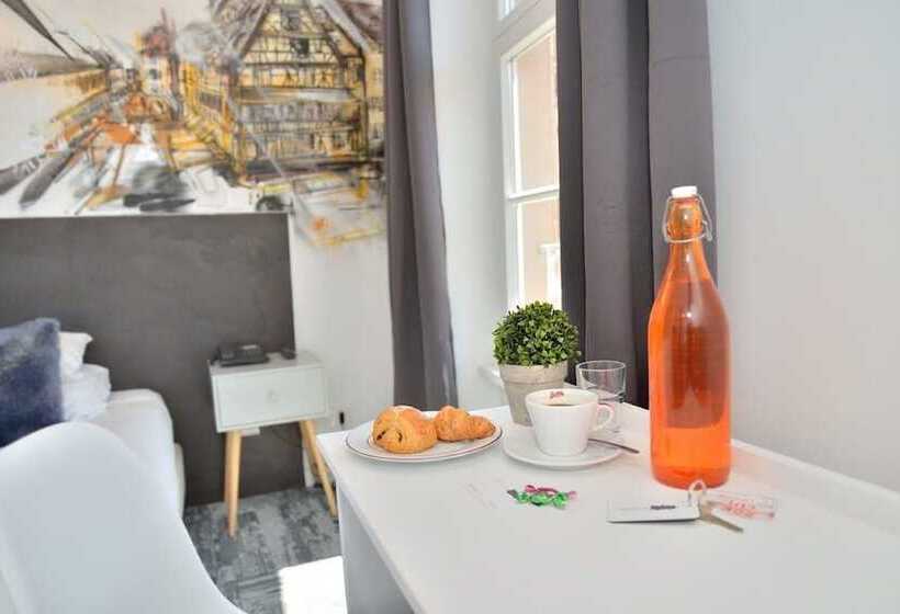 三人经典房间, Des Arts Centre Cathédrale