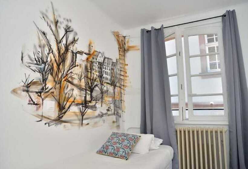 三人经典房间, Des Arts Centre Cathédrale