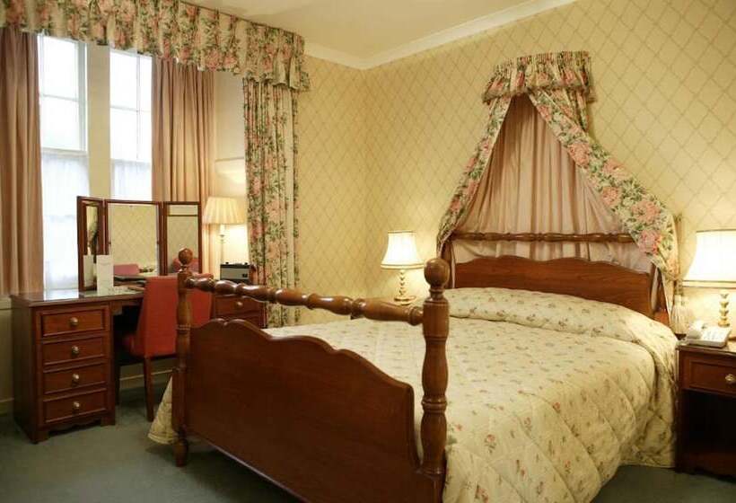 スタンダードルーム, Glengarry Castle