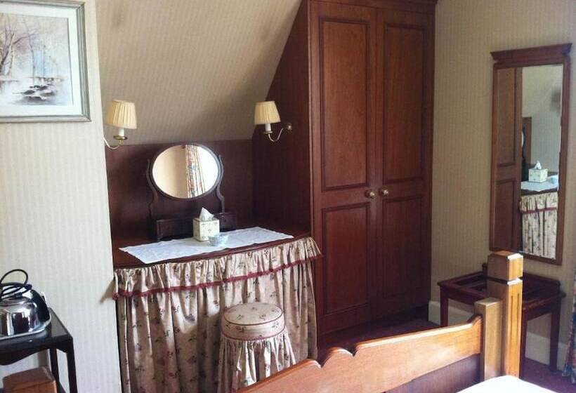 スタンダードルーム, Glengarry Castle