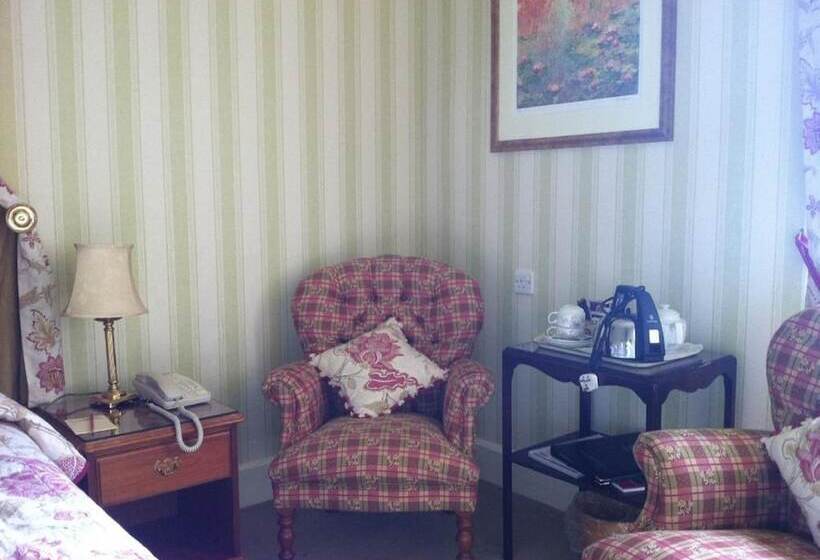 スーペリアールーム, Glengarry Castle