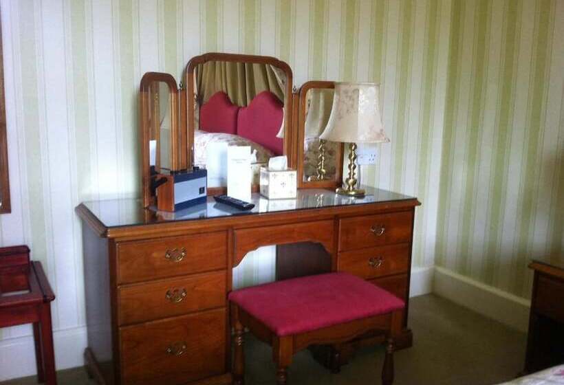 スーペリアールーム, Glengarry Castle