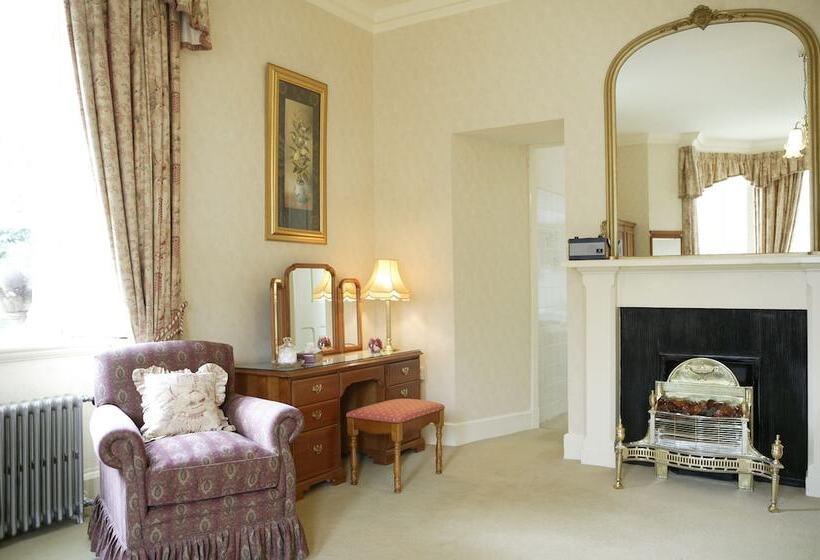 デラックスルーム, Glengarry Castle