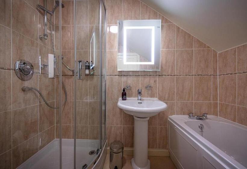 スタンダードルーム, Glengarry Castle