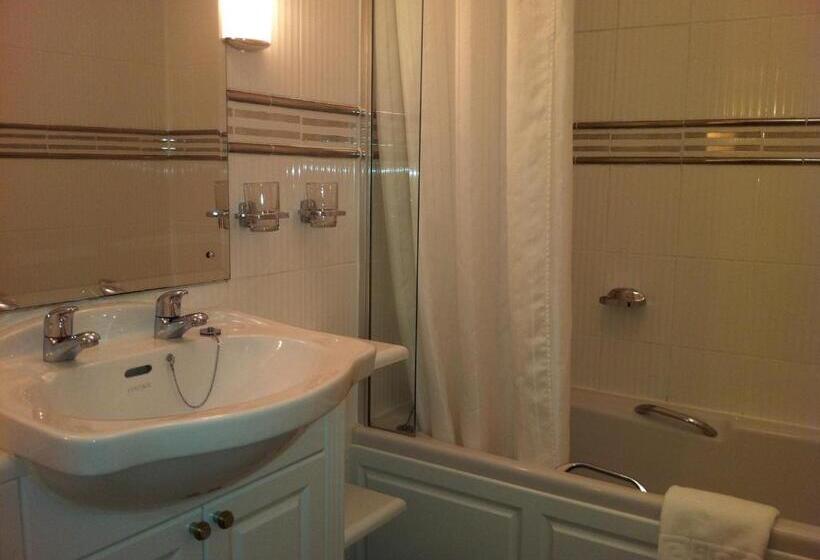 スーペリアールーム, Glengarry Castle