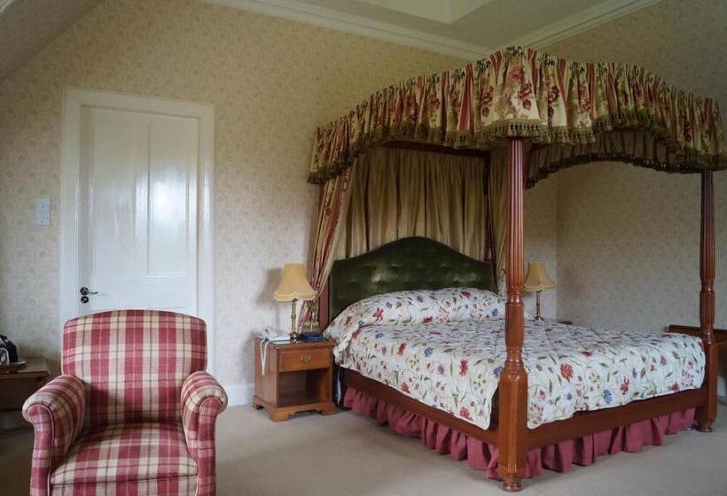 デラックスルーム, Glengarry Castle