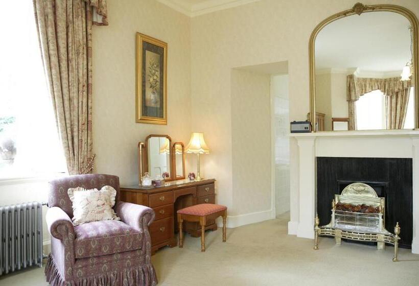 デラックスルーム, Glengarry Castle